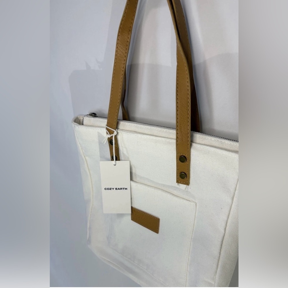 Cozy Earth NWT Cream Canvas Tote Bag Faux Leather Straps Stud Detail Medium - Picture 5 of 10